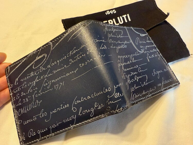 BERLUTI マコレ Scritto（ブランド財布・小物）の商品画像 - 査定依頼日：2025年5月10日 - 最高査定価格：33,000円