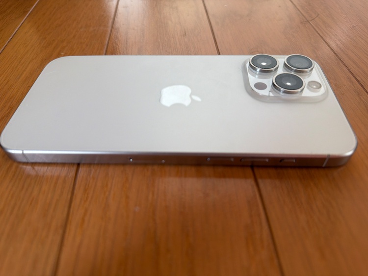 iPhone 15 Pro Max 256GB docomo（スマホ）の商品画像 - 査定依頼日：2026年2月21日 - 最高査定価格：97,000円