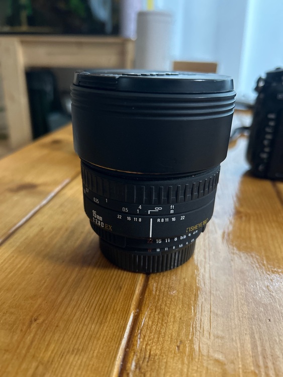 SIGMA FISHEYE 15mm 1:2.8D（カメラ）の商品画像 - 査定依頼日：2025年10月1日 - 最高査定価格：11,000円