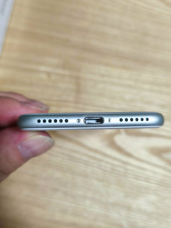 iPhone8（スマホ）の商品画像 - 査定依頼日：2026年7月19日 - 最高査定価格：3,500円