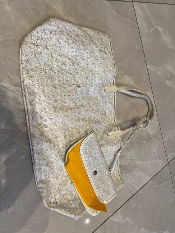 トートバッグ（ブランドバッグ）の商品画像 - 査定依頼日：2025年2月7日 - 最高査定価格：250,000円