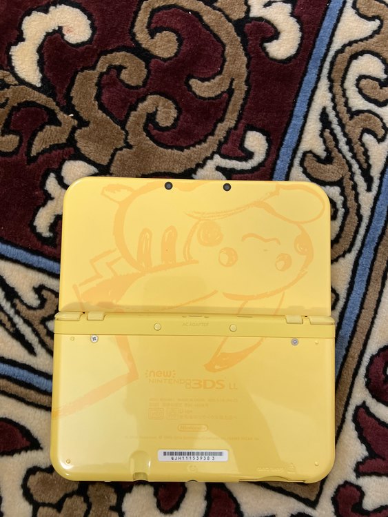 Newニンテンドー3DSLL本体 ピカチュウ イエロー（ゲーム機本体・ゲームソフト）の商品画像 - 査定依頼日：2023年10月17日 - 最高査定価格：17,000円