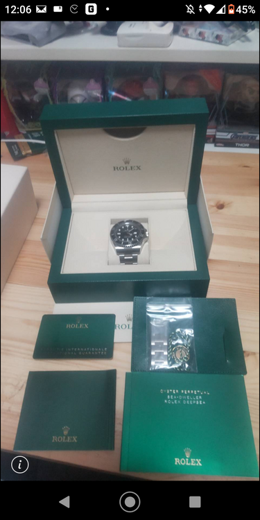 ロレックス シードゥエラー 12660（高級時計）の商品画像 - 査定依頼日：2025年4月9日 - 最高査定価格：1,800,000円