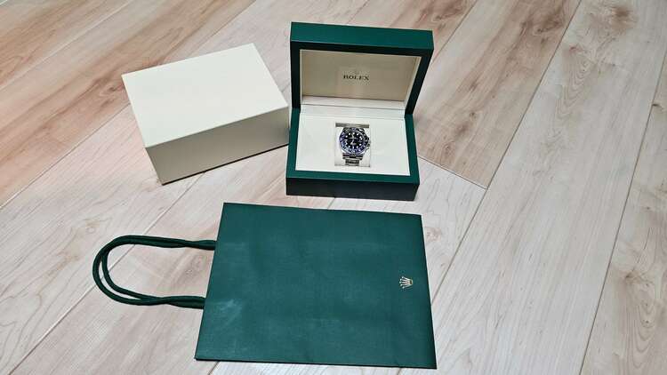 ロレックス GMTマスター 126710BLNR（高級時計）の商品画像 - 査定依頼日：2025年3月1日 - 最高査定価格：2,360,000円