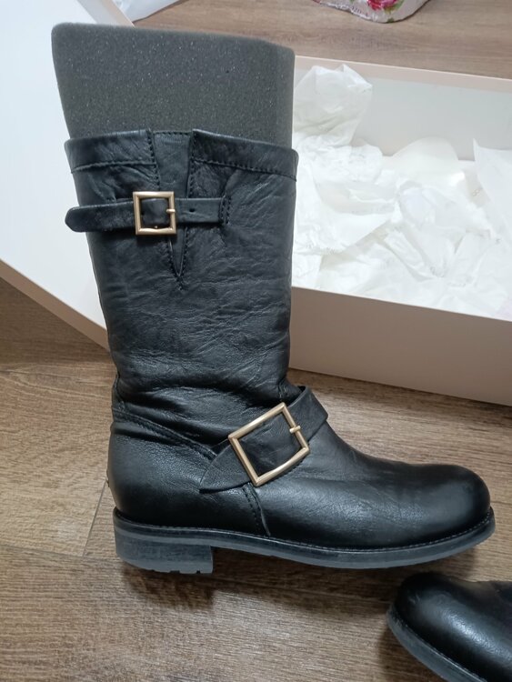 ジミーチュウ　エンジニアブーツ（古着・ファッション）の商品画像 - 査定依頼日：2025年12月6日 - 最高査定価格：2,000円