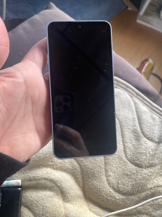 AQUOS wish3 docomo （スマホ）の商品画像 - 査定依頼日：2026年2月10日 - 最高査定価格：4,000円