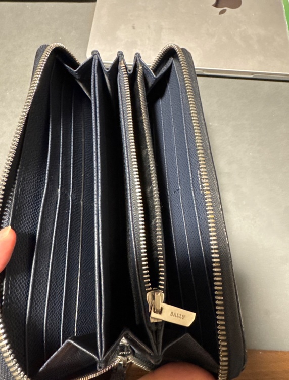 BALLY 長財布（ブランド財布・小物）の商品画像 - 査定依頼日：2025年11月24日 - 最高査定価格：100,000円