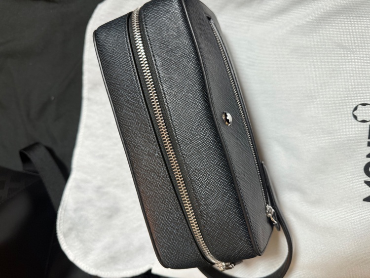 サルトリアル クラッチ MONTBLANC（ブランド財布・小物）の商品画像 - 査定依頼日：2026年1月3日 - 最高査定価格：100,000円