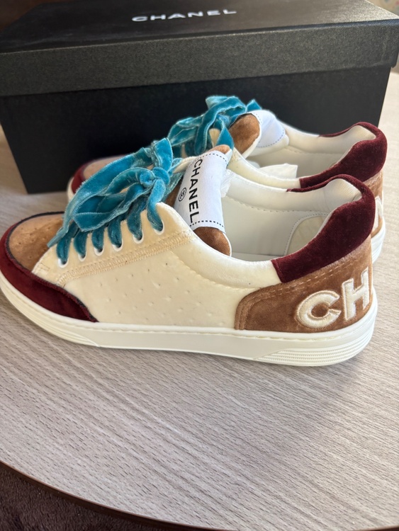 スニーカー（古着・ファッション）の商品画像 - 査定依頼日：2025年12月15日 - 最高査定価格：15,000円