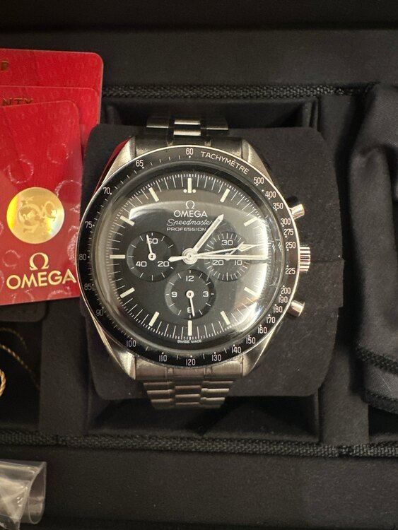 30130425001001 オメガ　スピードマスタープロフェッショナル（高級時計）の商品画像 - 査定依頼日：2025年2月9日 - 最高査定価格：750,000円