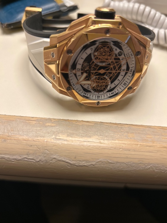 ウブロ ビックバン 150205（高級時計）の商品画像 - 査定依頼日：2026年1月10日 - 最高査定価格：5,600,000円