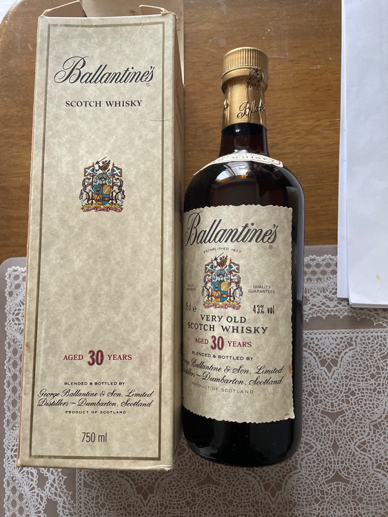 ウイスキー バランタイン （お酒）の商品画像 - 査定依頼日：2025年10月13日 - 最高査定価格：20,000円