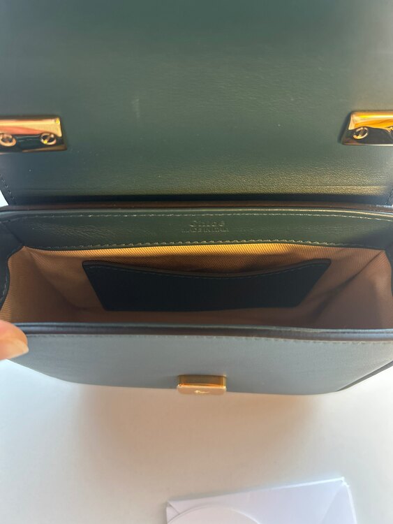 その他 クロエ （ブランドバッグ）の商品画像 - 査定依頼日：2024年12月29日 - 最高査定価格：999円