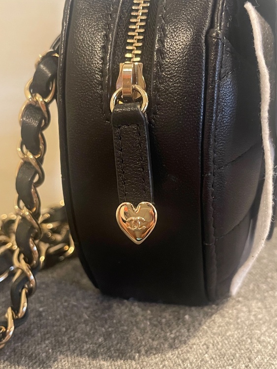 Chanel Heart bag（ブランドバッグ）の商品画像 - 査定依頼日：2026年5月28日 - 最高査定価格：360,000円