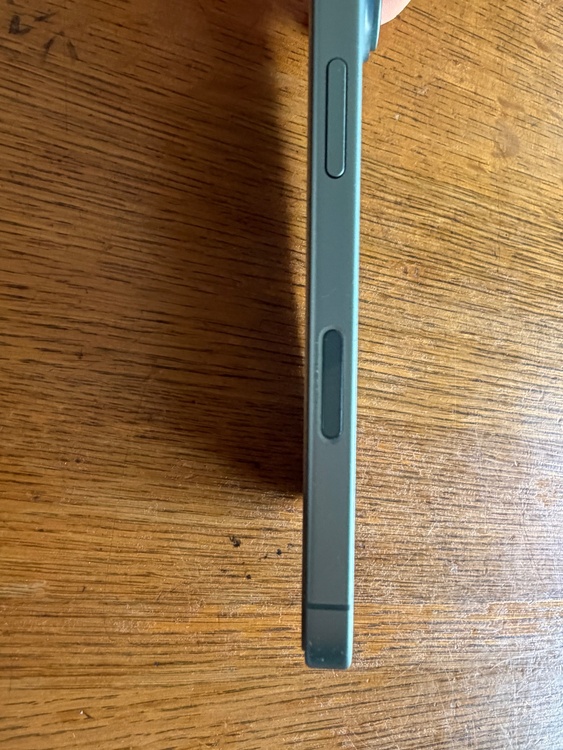iPhone iPhone 16 128GB SIMフリー（スマホ）の商品画像 - 査定依頼日：2026年6月29日 - 最高査定価格：80,000円