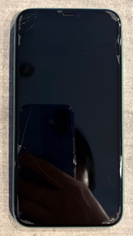 iPhone11 MWM6 2J/A（スマホ）の商品画像 - 査定依頼日：2026年4月12日 - 最高査定価格：19,000円