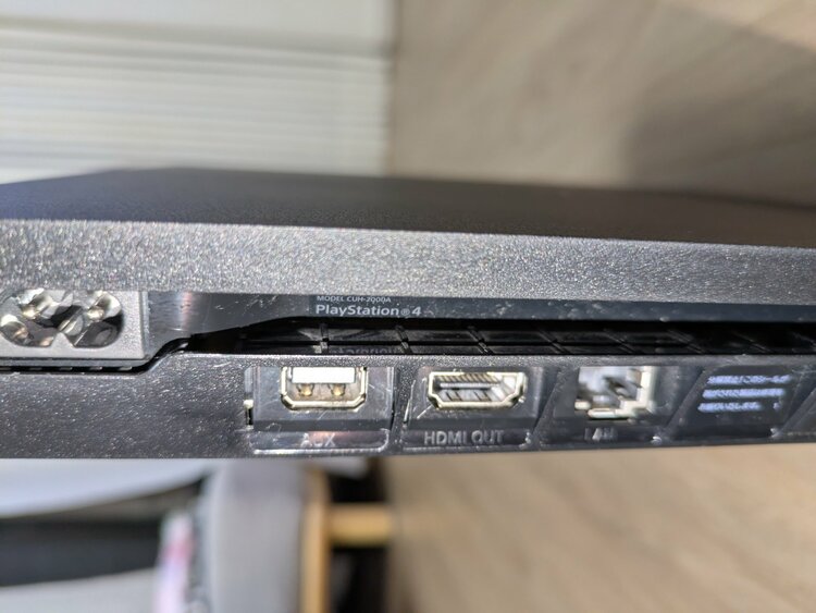 PS4 CUH-2000A 500G（ゲーム機本体・ゲームソフト）の商品画像 - 査定依頼日：2026年1月12日 - 最高査定価格：15,000円