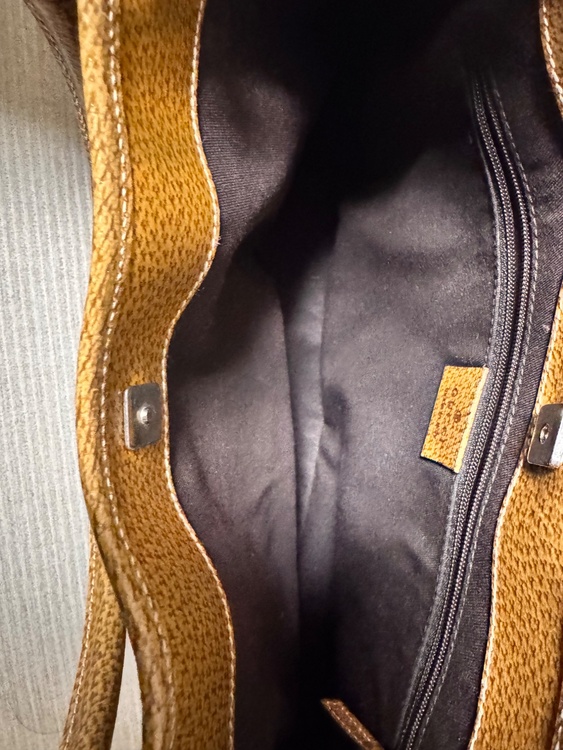 グッチ  （ブランドバッグ）の商品画像 - 査定依頼日：2026年3月5日 - 最高査定価格：35,000円