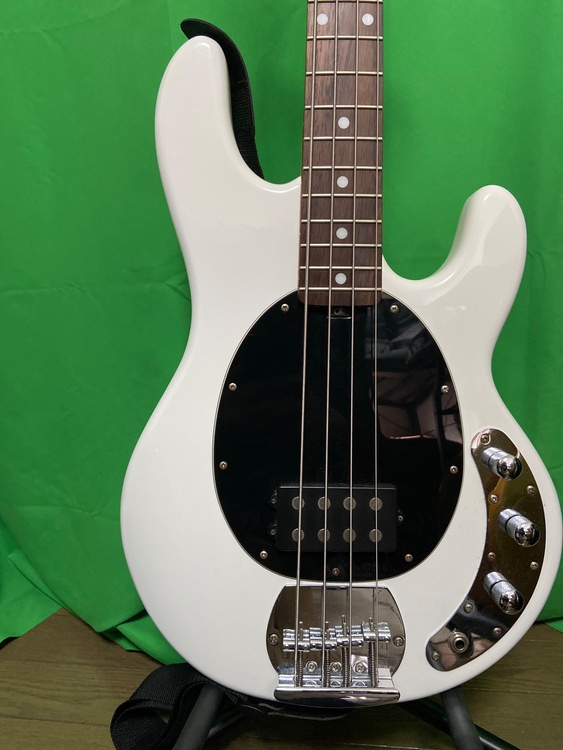 Sterling by Music Man SUB Ray4（ピアノ・楽器・PA機材）の商品画像 - 査定依頼日：2026年6月6日 - 最高査定価格：20,000円