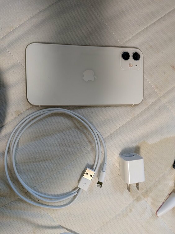 iphone11 64GB ホワイト（スマホ）の商品画像 - 査定依頼日：2026年3月3日 - 最高査定価格：16,000円