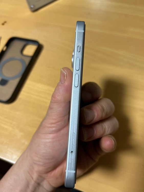 iPhone 15 128GB SIMフリー（スマホ）の商品画像 - 査定依頼日：2026年4月26日 - 最高査定価格：63,000円