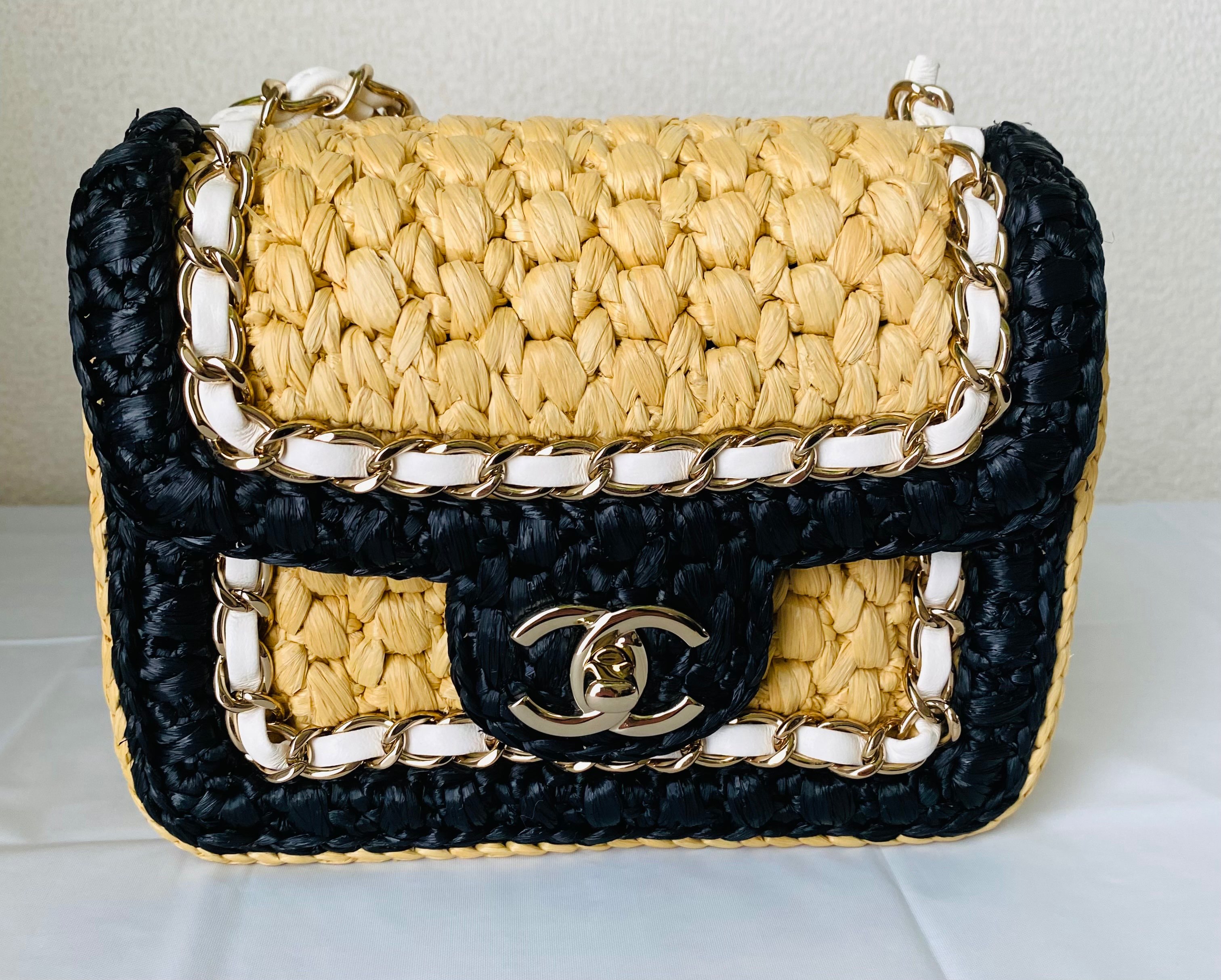 【入手困難☆上品なラフィア】CHANEL ミニ フラップ バッグ ラフィア ミニフラップバッグ（シャネル(その他)）の買取情報