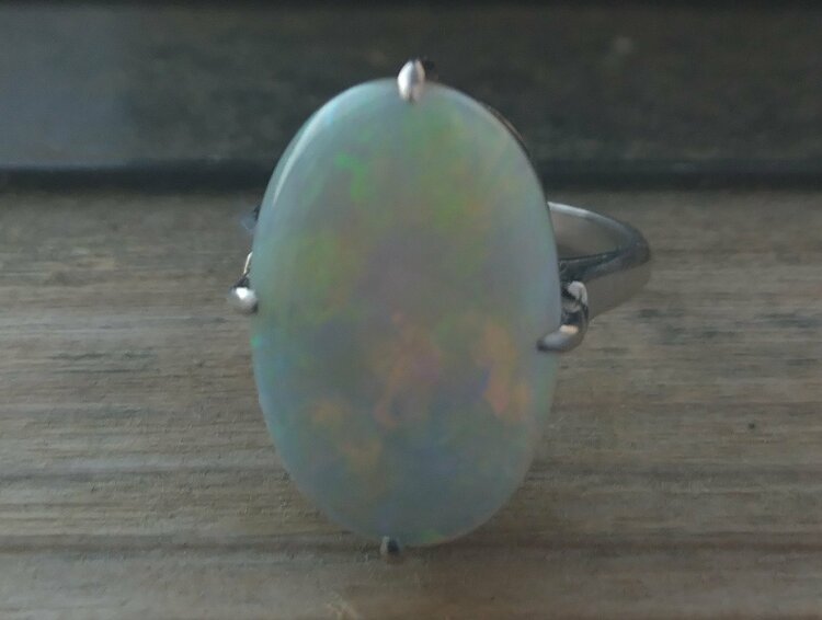 ビンテージリング天然オパール刻印pt（金・貴金属）の商品画像 - 査定依頼日：2026年3月22日 - 最高査定価格：150,000円