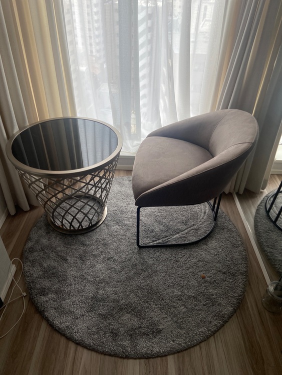 丸テーブルと椅子（家具・寝具）の商品画像 - 査定依頼日：2025年6月14日 - 最高査定価格：1,000円