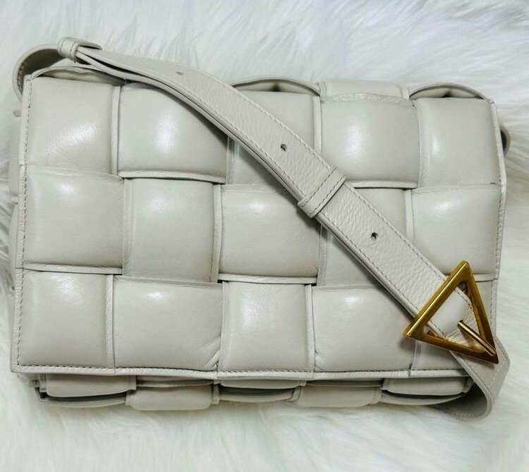 ボッテガ・ヴェネタ  （ブランドバッグ）の商品画像 - 査定依頼日：2025年12月23日 - 最高査定価格：130,000円