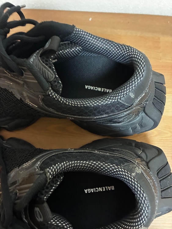 バレンシアガ  （ブランドバッグ）の商品画像 - 査定依頼日：2025年12月8日 - 最高査定価格：40,000円