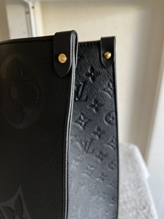 オンザゴー（ブランドバッグ）の商品画像 - 査定依頼日：2022年8月9日 - 最高査定価格：280,000円