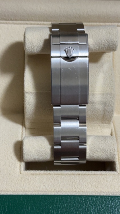 ロレックス エクスプローラー 22657（高級時計）の商品画像 - 査定依頼日：2025年9月3日 - 最高査定価格：1,610,000円