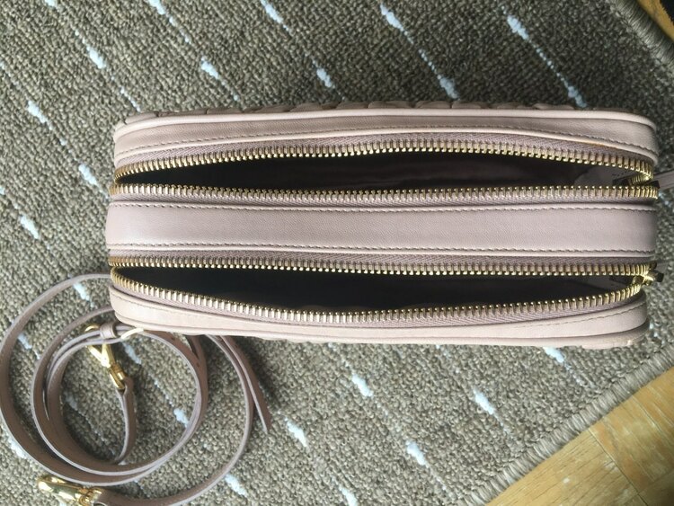 ミュウミュウ  （ブランドバッグ）の商品画像 - 査定依頼日：2025年4月28日 - 最高査定価格：52,000円