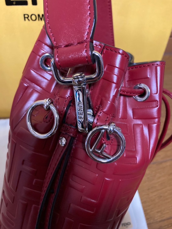 フェンディ  （ブランドバッグ）の商品画像 - 査定依頼日：2025年11月29日 - 最高査定価格：85,000円