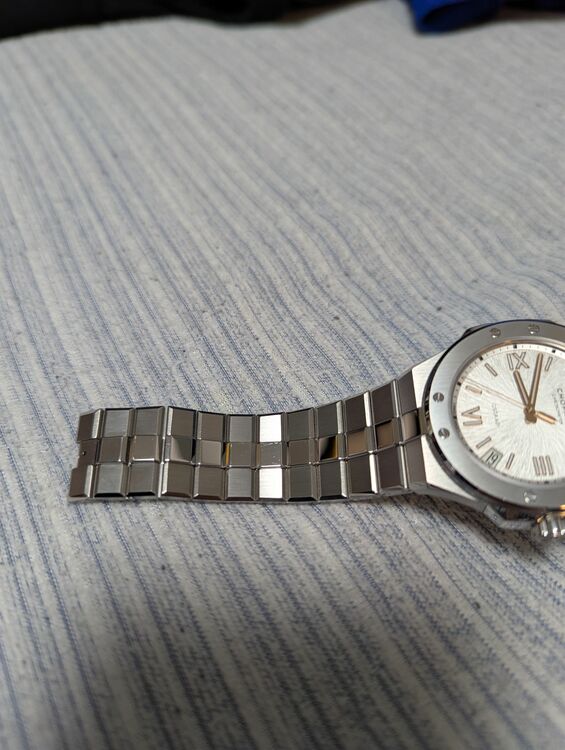 アルパインイーグル　40 グシュタードブティック20本限定（高級時計）の商品画像 - 査定依頼日：2025年7月18日 - 最高査定価格：1,400,000円