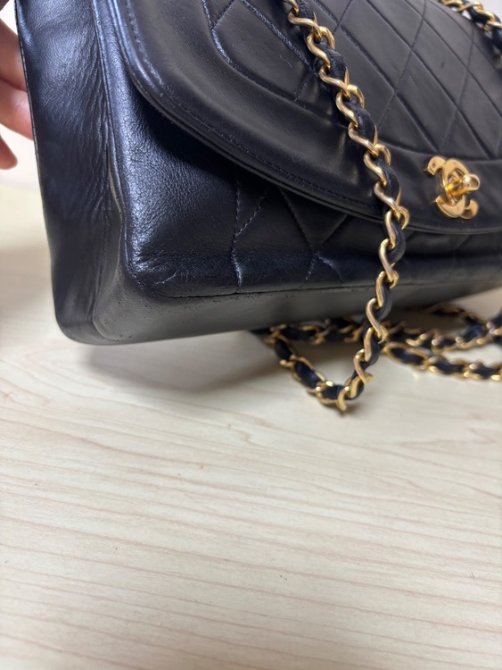 ダイアナフラップ（ブランドバッグ）の商品画像 - 査定依頼日：2025年9月8日 - 最高査定価格：330,000円