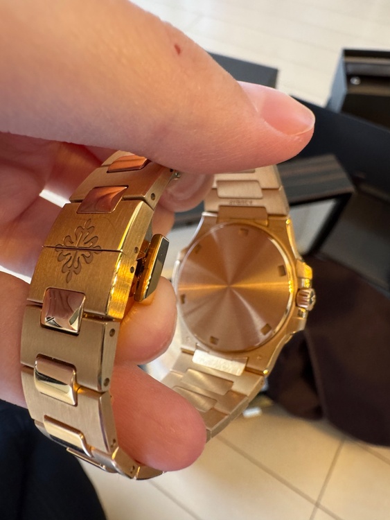 パテックフィリップ ノーチラス （高級時計）の商品画像 - 査定依頼日：2026年4月2日 - 最高査定価格：19,800,000円