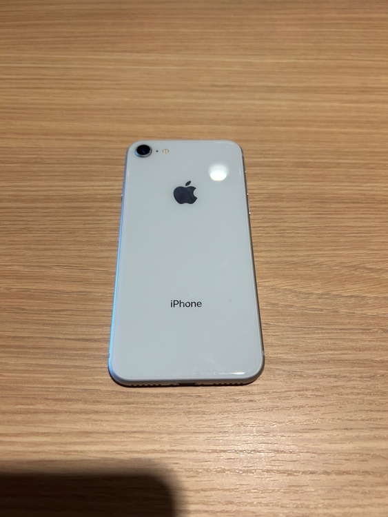 iPhone8（スマホ）の商品画像 - 査定依頼日：2026年6月20日 - 最高査定価格：6,000円