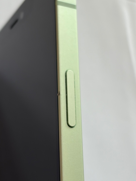 iPhone iPhone 12 64GB docomo（スマホ）の商品画像 - 査定依頼日：2026年9月20日 - 最高査定価格：20,500円