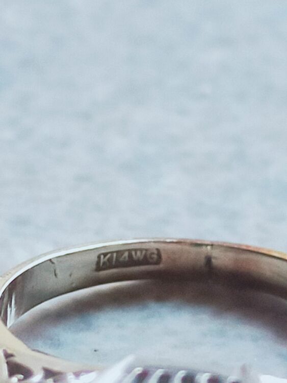 エメラルド指環（金・貴金属）の商品画像 - 査定依頼日：2025年8月23日 - 最高査定価格：100,000円