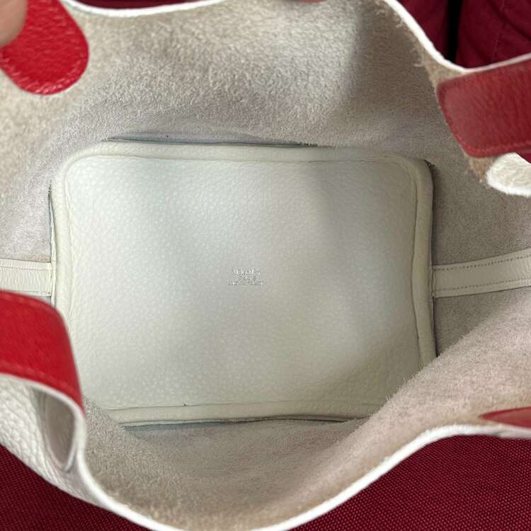 ピコタンPM ホワイト×ルージュ（ブランドバッグ）の商品画像 - 査定依頼日：2025年4月10日 - 最高査定価格：250,000円