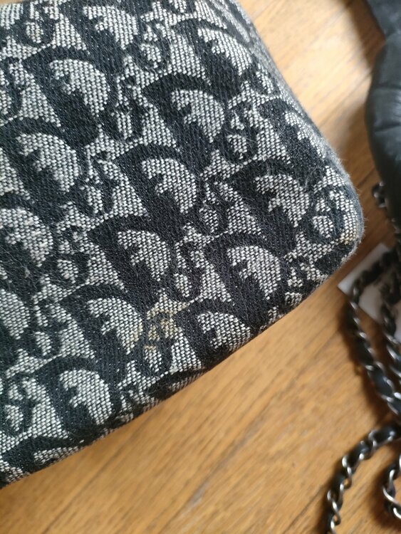 わからない（ブランドバッグ）の商品画像 - 査定依頼日：2025年12月24日 - 最高査定価格：70,000円