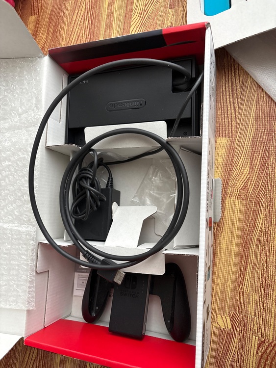 switch（ゲーム機本体・ゲームソフト）の商品画像 - 査定依頼日：2025年9月18日 - 最高査定価格：12,500円