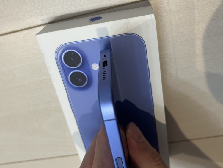 iPhone 16 128GB docomo（スマホ）の商品画像 - 査定依頼日：2026年1月14日 - 最高査定価格：100,000円