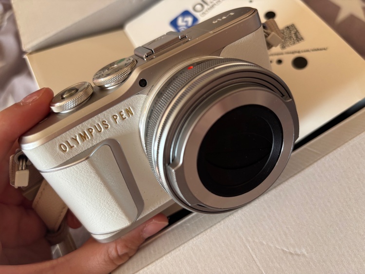 オリンパスPEN E-PL9（カメラ）の商品画像 - 査定依頼日：2026年1月18日 - 最高査定価格：35,000円