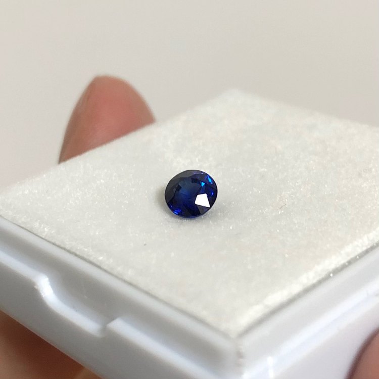 ロイヤルブルーサファイア（宝石）の商品画像 - 査定依頼日：2022年10月4日 - 最高査定価格：20,000円