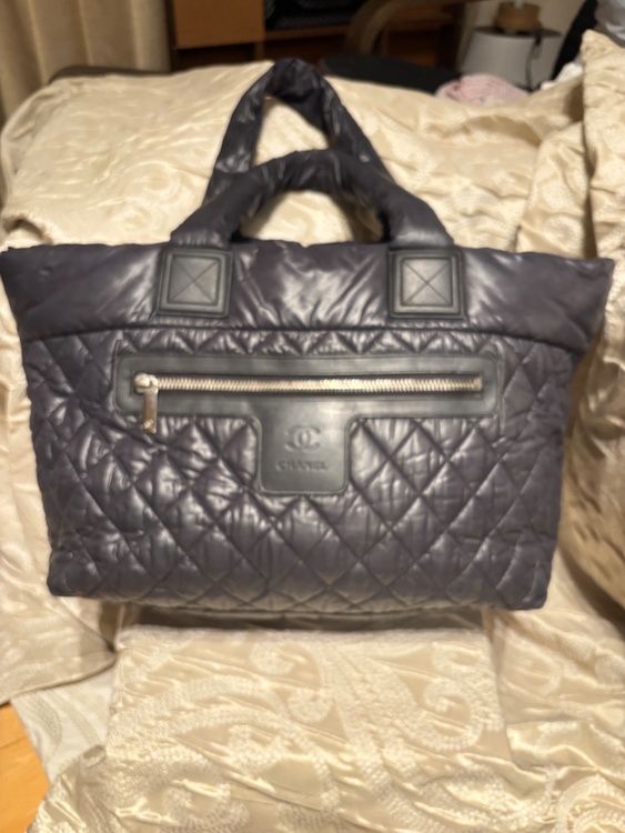 コココクーン　トートMM 黒（ブランドバッグ）の商品画像 - 査定依頼日：2026年3月31日 - 最高査定価格：160,000円