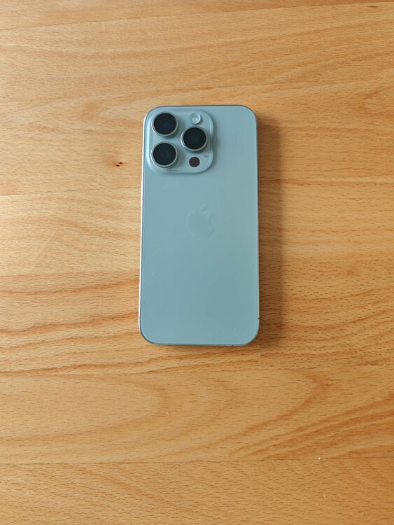 iPhone iPhone 15 Pro 256GB SIMフリー（スマホ）の商品画像 - 査定依頼日：2026年9月27日 - 最高査定価格：92,000円