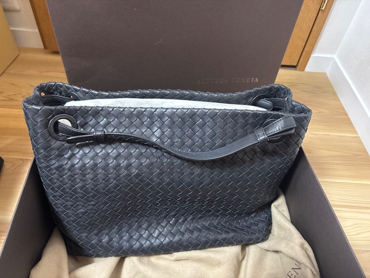 ボッテガ・ヴェネタ  （ブランドバッグ）の商品画像 - 査定依頼日：2025年8月5日 - 最高査定価格：100,000円