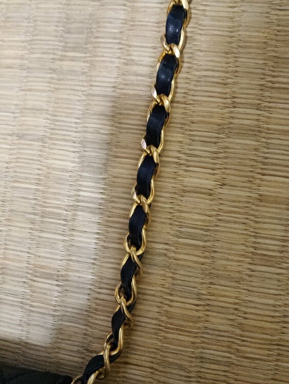 シャネル　マトラッセ　ショルダーバック　ラムスキン　ネイビー　（ブランドバッグ）の商品画像 - 査定依頼日：2025年12月30日 - 最高査定価格：50,000円